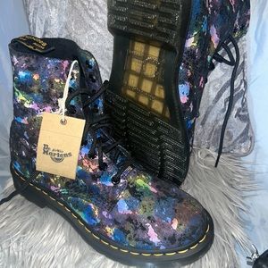 ✨NWT✨ doc martens size 8
